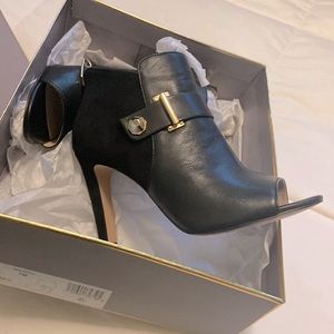 NWT Louise et Cie Heels